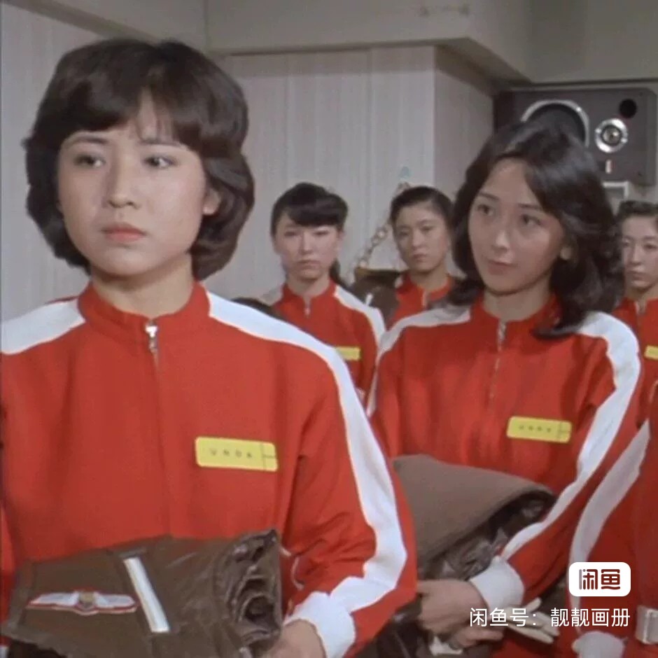 以前咋就光看怪兽-没注意到美女呢